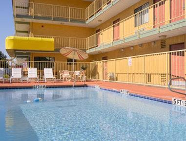 Days By Wyndham Airport East